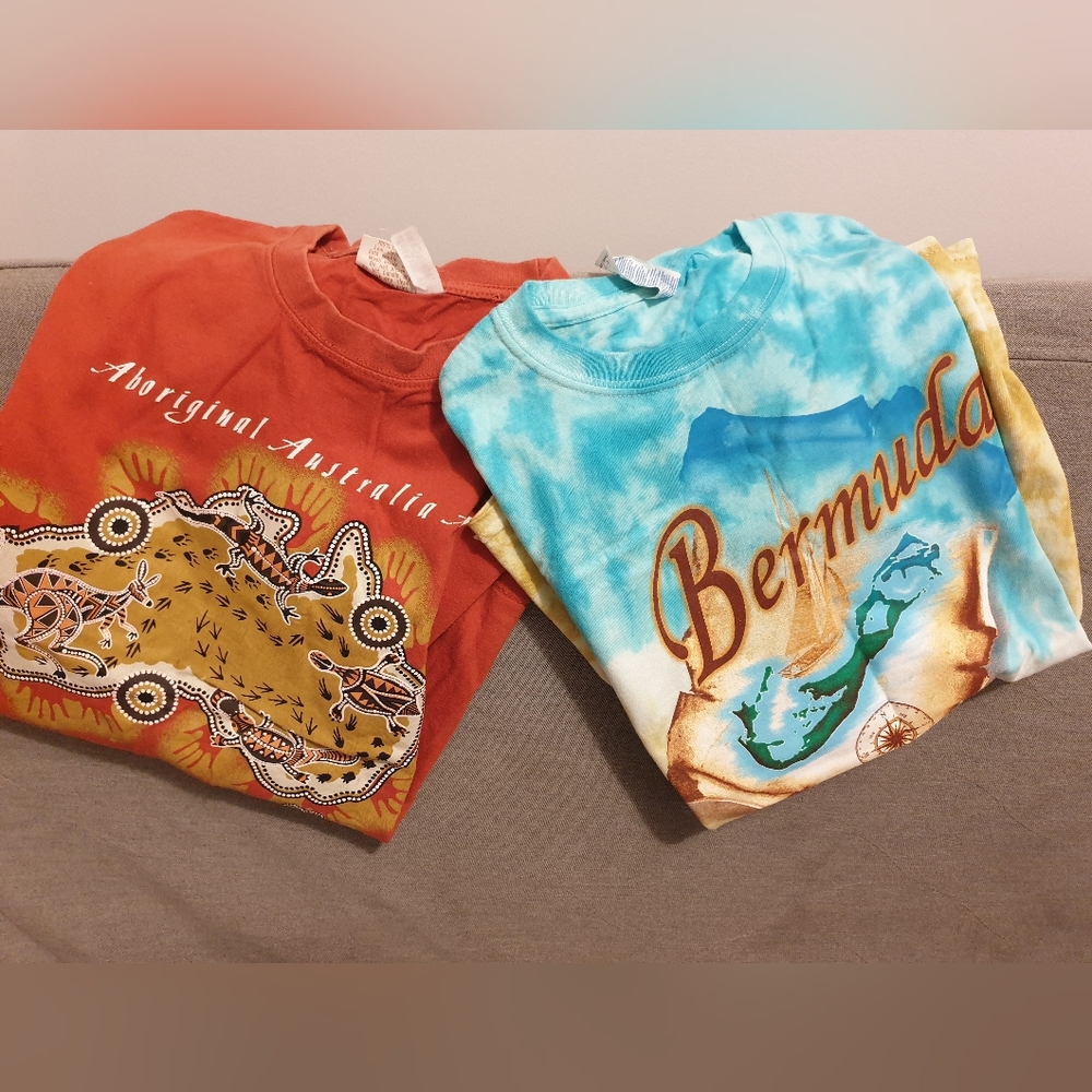 2 t-shirts set: NWOT & EUC